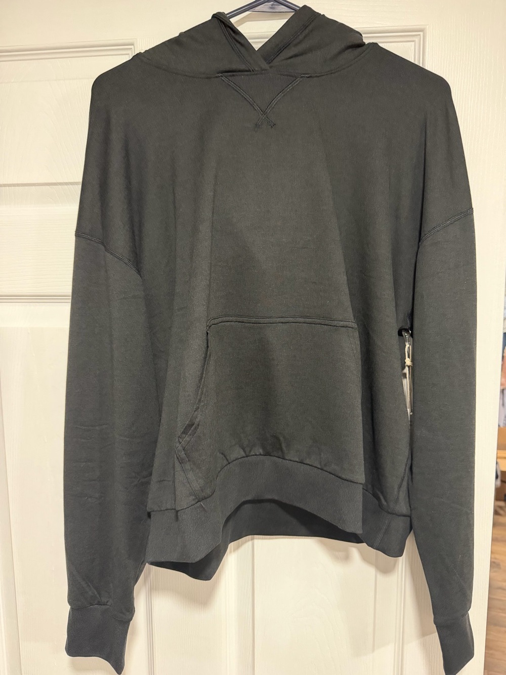 Vuori NWT Women’s Halo Modern Pullover Hoodie Black Heather